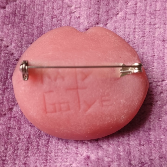 Sexy Emo Lips Brooch Handmade OOAK - Picture 3 of 7